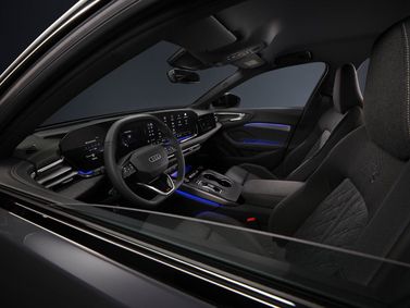 Audi A5 III (B10)، ليفتباك — منطقة السائق