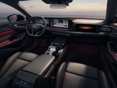 Audi A5 III (B10)، ليفتباك L — منظر عام للمقصورة