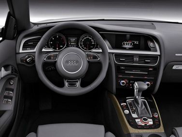 Audi A5 I (8T) فيس ليفت I (8T)، قابلة للتحويل — منطقة السائق