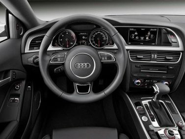 Audi A5 I (8T) فيس ليفت I (8T)، كوبيه — منطقة السائق