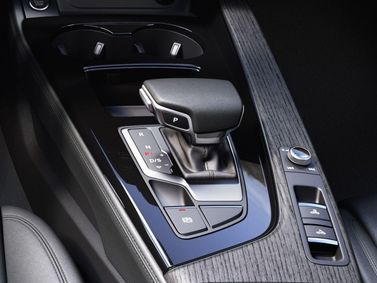 Audi A5 II (F5) Рестайлинг, Кабриолет — селектор коробки передач
