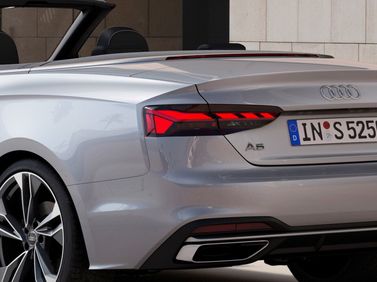 Audi A5 II (F5) Рестайлинг, Кабриолет — вид сзади слева