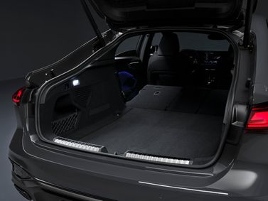 Audi A5 III (B10)، ليفتباك — حجرة الأمتعة