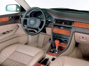 Audi A6 II (C5), Универсал 5 дв. — место водителя