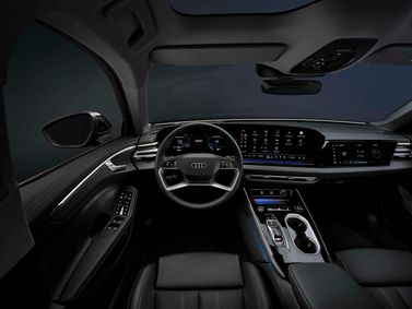 Audi A6 السادس (C9)، سيدان L — منطقة السائق
