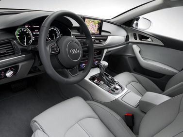 Audi A6 IV (C7)، سيدان — منطقة السائق