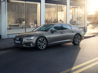 Audi A6 عملية فيس ليفت V (C8)، سيدان — منظر أمامي بزاوية ثلاثة أرباع