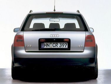 Audi A6 II (C5), Универсал 5 дв. — вид сзади