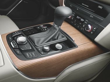 Audi A6 IV (C7)، سيدان — الكونسول الوسطي