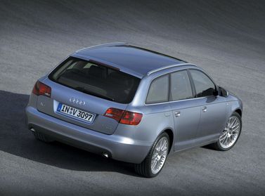 Audi A6 III (C6), Универсал 5 дв. — вид сзади справа