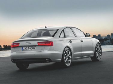 Audi A6 IV (C7)، سيدان — منظر خلفي أيمن