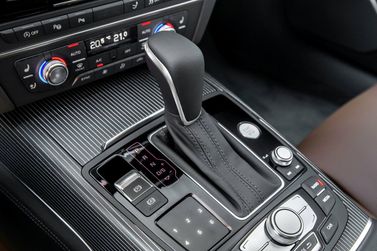 Audi A7 I (4G) فيس ليفت، ليفتباك — محدد ناقل الحركة