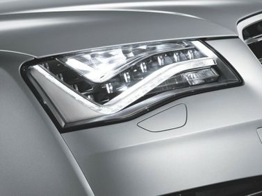 Audi A8 III (D4)، سيدان Long — المصباح الأمامي