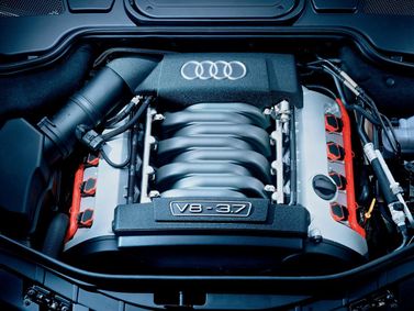 Audi A8 II (D3)، سيدان Long — حجرة المحرك