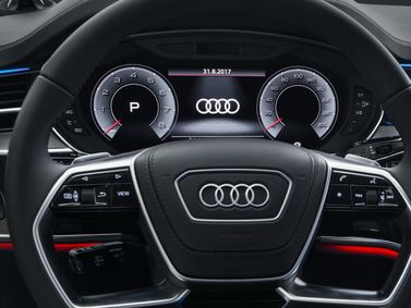 Audi A8 IV (D5)، سيدان — لوحة العدادات
