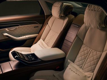 Audi A8 عملية فيس ليفت IV (D5)، سيدان Horch — المقاعد الخلفية