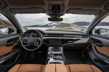 Audi A8 IV (D5) Рестайлинг, Седан Long — место водителя