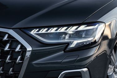 Audi A8 IV (D5) Рестайлинг, Седан Long — передняя фара