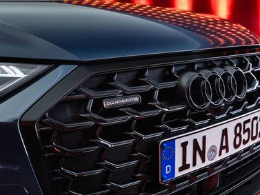 Audi A8 عملية فيس ليفت IV (D5)، سيدان — شبكة المبرد