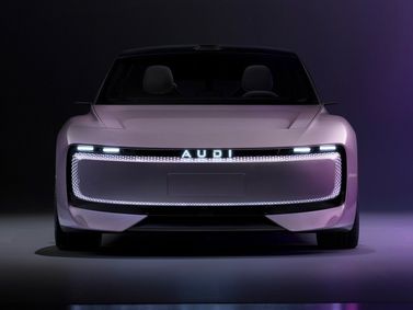 Audi E5، واجون 5 أبواب — منظر أمامي