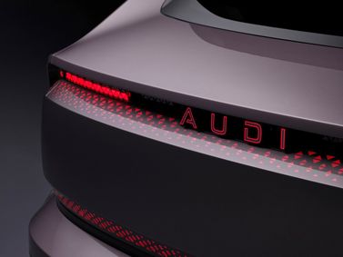 Audi E5، واجون 5 أبواب — المصباح الخلفي