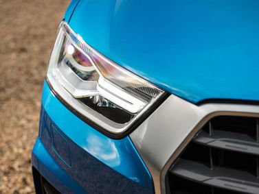 Audi Q3 I (8U) Рестайлинг, Внедорожник 5 дв. — передняя фара