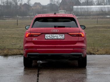 Audi Q3 II (F3)، دفع رباعي 5 أبواب — منظر خلفي