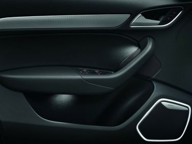 Audi Q3 I (8U)، دفع رباعي 5 أبواب — تفصيل داخلي