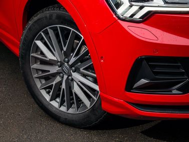 Audi Q3 II (F3)، دفع رباعي 5 أبواب — جنط العجلة