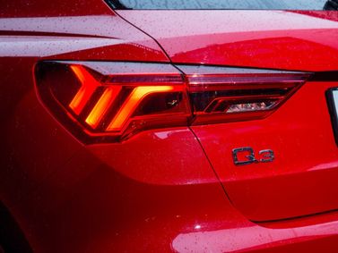 Audi Q3 II (F3)، دفع رباعي 5 أبواب — المصباح الخلفي