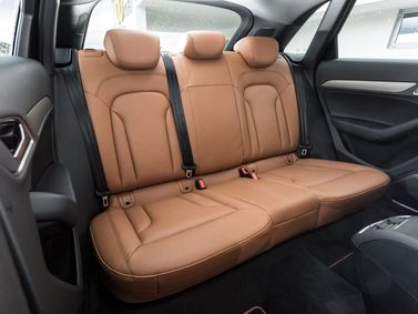 Audi Q3 I (8U) Рестайлинг, Внедорожник 5 дв. — задние сиденья