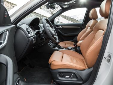 Audi Q3 I (8U) Рестайлинг, Внедорожник 5 дв. — место водителя