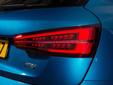 Audi Q3 I (8U) Рестайлинг, Внедорожник 5 дв. — задний фонарь