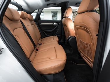 Audi Q3 I (8U) Рестайлинг, Внедорожник 5 дв. — задние сиденья
