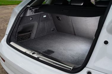 Audi Q3 I (8U) Рестайлинг, Внедорожник 5 дв. — багажное отделение