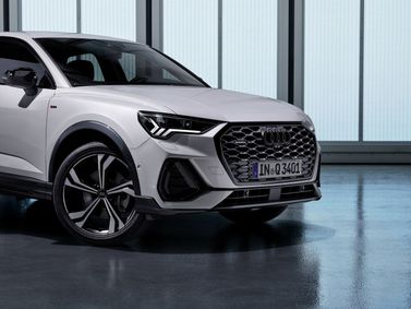 Audi Q3 Sportback II (F3), Внедорожник 5 дв. — вид спереди справа