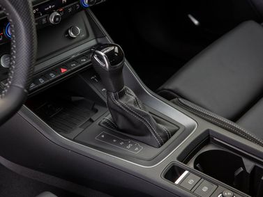 Audi Q3 Sportback II (F3), Внедорожник 5 дв. — селектор коробки передач