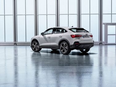 Audi Q3 Sportback II (F3), Внедорожник 5 дв. — вид сзади справа