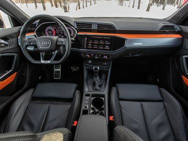 Audi Q3 Sportback II (F3), Внедорожник 5 дв. — передняя панель