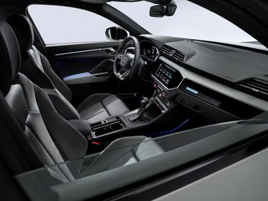 Audi Q3 Sportback II (F3), Внедорожник 5 дв. — место водителя