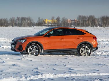 Audi Q3 Sportback II (F3), Внедорожник 5 дв. — вид слева