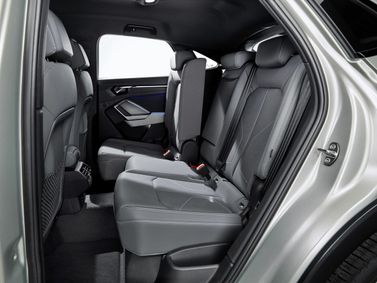 Audi Q3 Sportback II (F3), Внедорожник 5 дв. — задние сиденья
