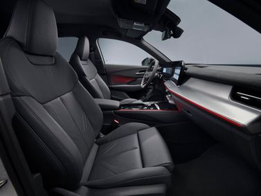 Audi Q3 Sportback III (FJ), Внедорожник 5 дв. — передние сиденья