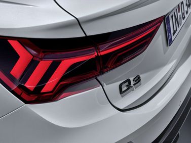Audi Q3 Sportback II (F3), Внедорожник 5 дв. — задняя часть автомобиля крупным планом
