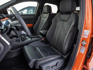 Audi Q3 Sportback II (F3), Внедорожник 5 дв. — передние сиденья