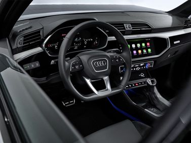 Audi Q3 Sportback II (F3), Внедорожник 5 дв. — место водителя