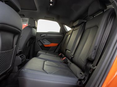 Audi Q3 Sportback II (F3), Внедорожник 5 дв. — задние сиденья