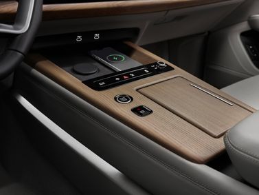 Audi Q7 III (مجموعة الثمانية)، دفع رباعي 5 أبواب — الكونسول الوسطي