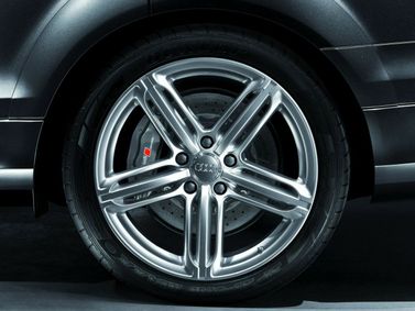 Audi Q7 ط (4 لتر)، دفع رباعي 5 أبواب — جنط العجلة