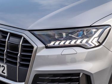 Audi Q7 عملية فيس ليفت II (4M) II (4M)، دفع رباعي 5 أبواب — المصباح الأمامي